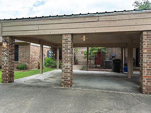 3rd image of 2837 Oakside Dr