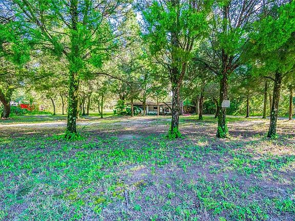 2nd image of 13604 Oakwood Dr