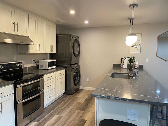 Beautiful Weiss Grey Quartz