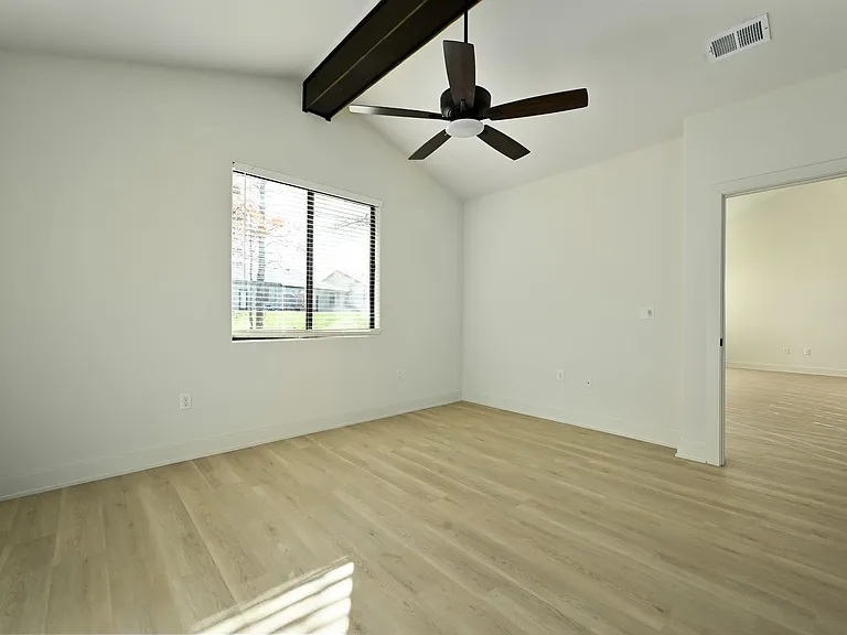 212 E Maplewood Ln — Photo 17