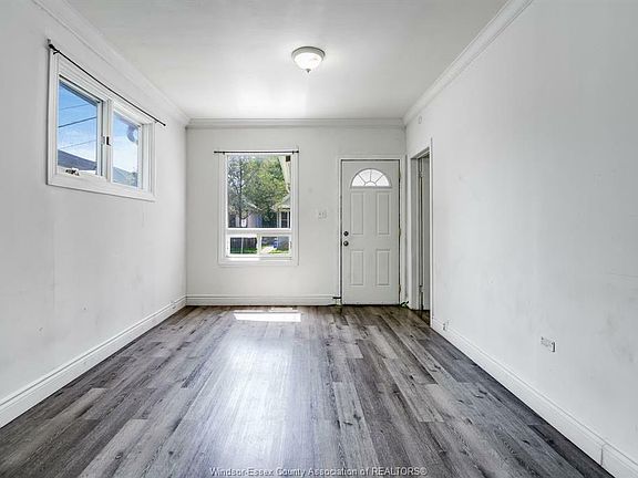 4th image of 242 Josephine Ave