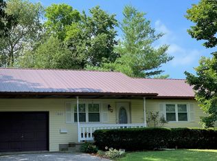 1805 Fisk St, Eldorado, IL 62930