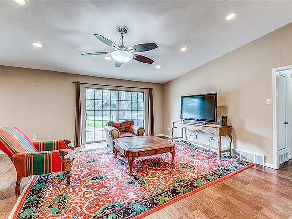 5th image of 14030 Tanglewood Ct