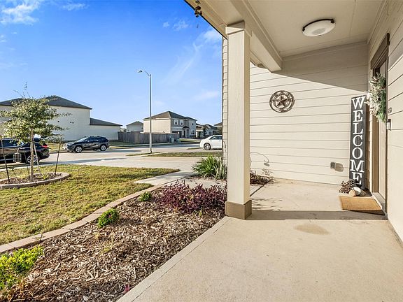 5th image of 1081 Water Oak Ln