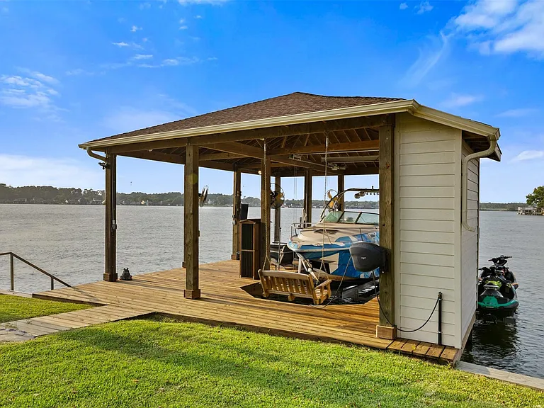 14030 Shoreline Dr — Photo 36
