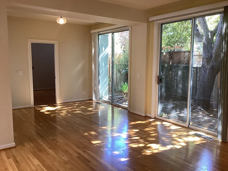 204 Roosevelt Ter — Photo 31