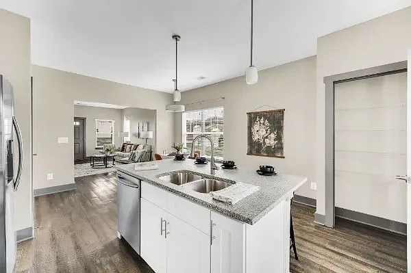 605 Bristol Creek Dr — Photo 5