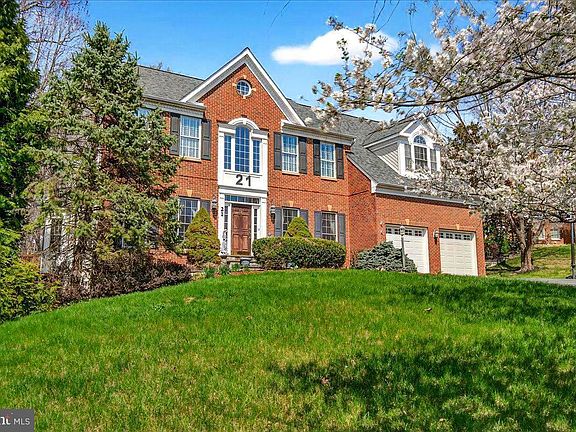 2nd image of 21 Hackett Ct