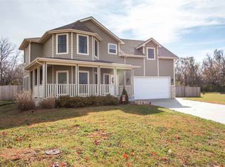 3921 Golden Eagle Dr, Manhattan, KS 66502