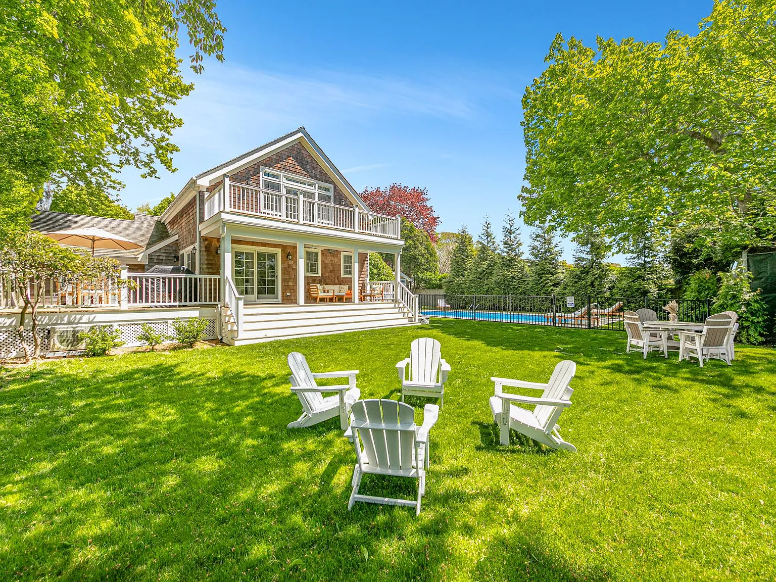 Hidden Gem in East Hampton Village — Photo 3