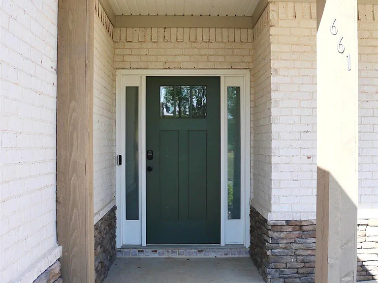 661 Tiger Trl — Photo 3