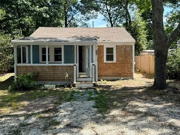 163 Ninigret Ave, Mashpee, MA 02649