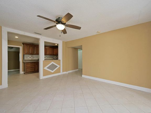4th image of 11935 Dowling Ln