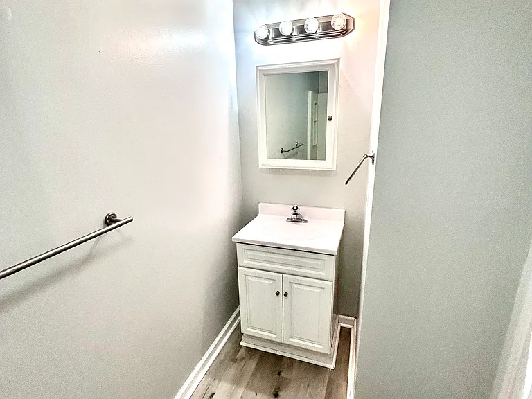 207 N Townsend St #4 — Photo 7