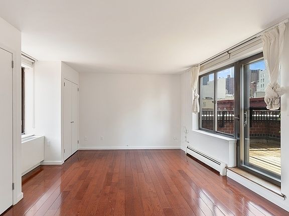 5th image of 179 Grand St Penthouse A