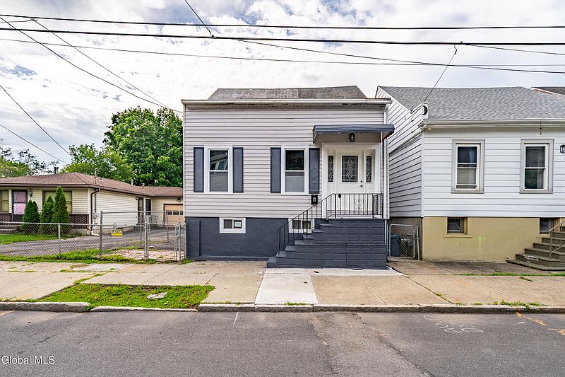 2nd image of 6 Garden Street