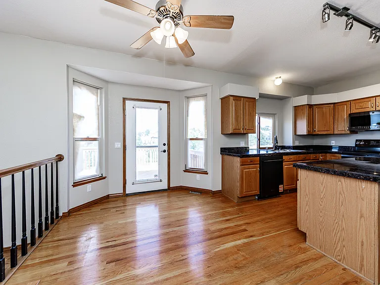 15210 Steinbeck Ln — Photo 13