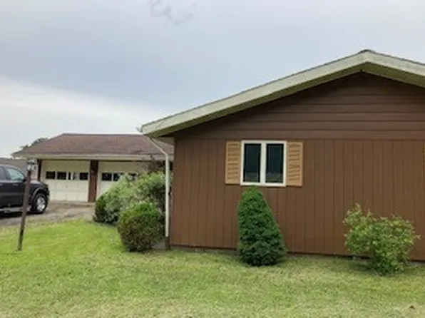 90 Chalk Hl, Ohiopyle, PA 15470