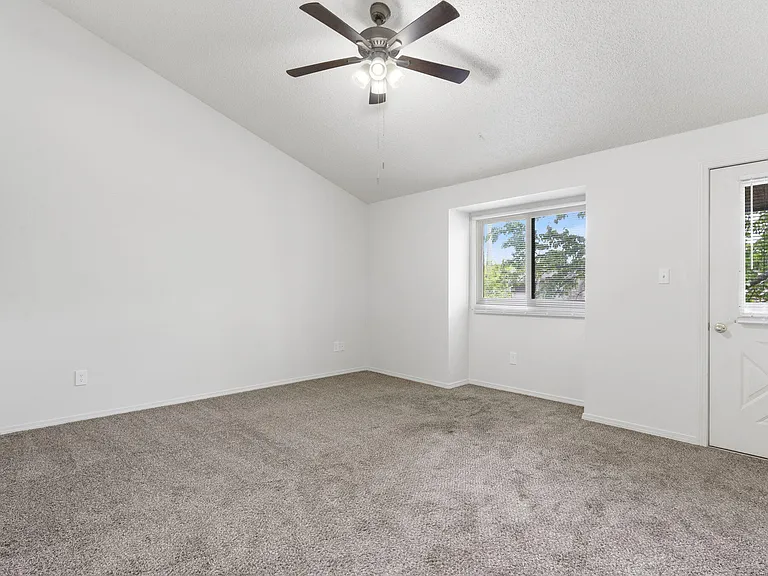 1711 E Walnut Lawn St — Photo 19