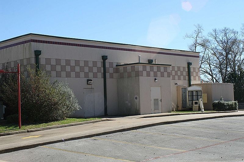 1st image of 3613 North St