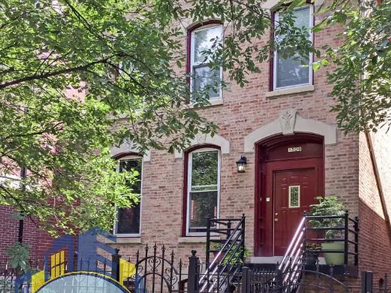 West Town Apartments! — Photo 2