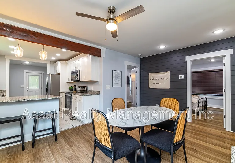 301 E Quincy Ave — Photo 35