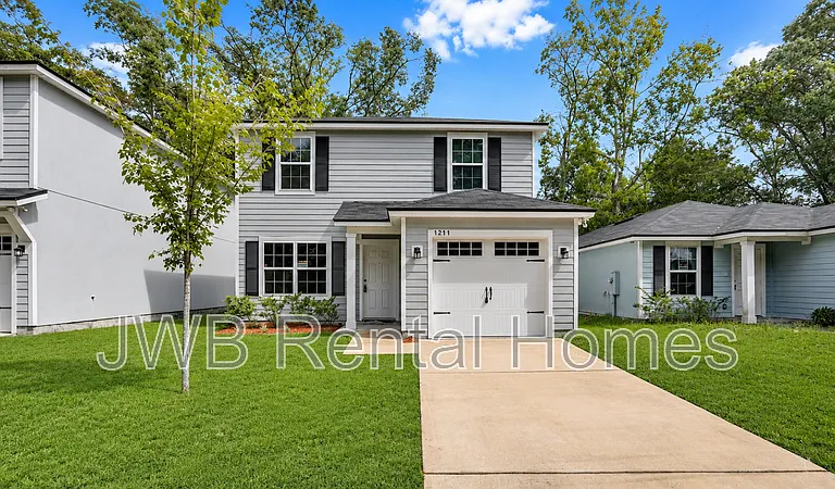 1211 Orton St — Photo 1