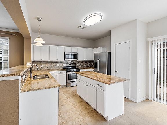 3rd image of 8011 Fisher Glen Ln