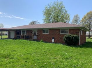 209 N 6th St, New Douglas, IL