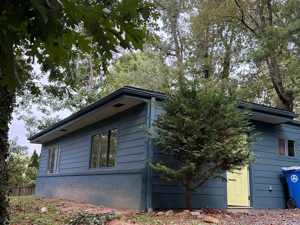 60 Salem Ave