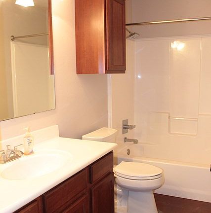 2nd image of 502 E 92nd St