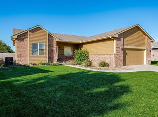 617 Union Park Cir, Colwich, KS 67030