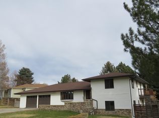 1613 Hillcrest Dr, Sheridan, WY 82801