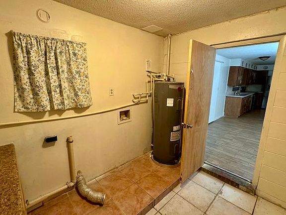 2nd image of 560 Coppitt Dr E