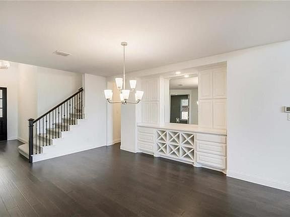 3rd image of 313 Village Creek Dr