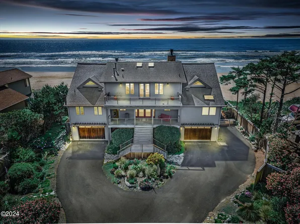 7055 NW Stone Ave, Yachats, OR 97498
