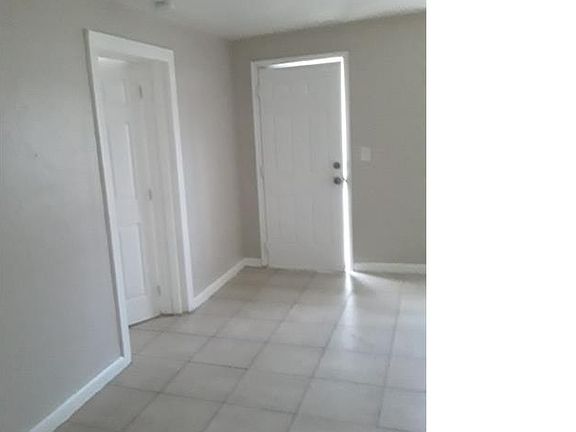 4th image of 8012 N Alaska St #B