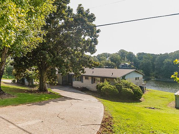 3rd image of 2130 Lime Kiln Rd