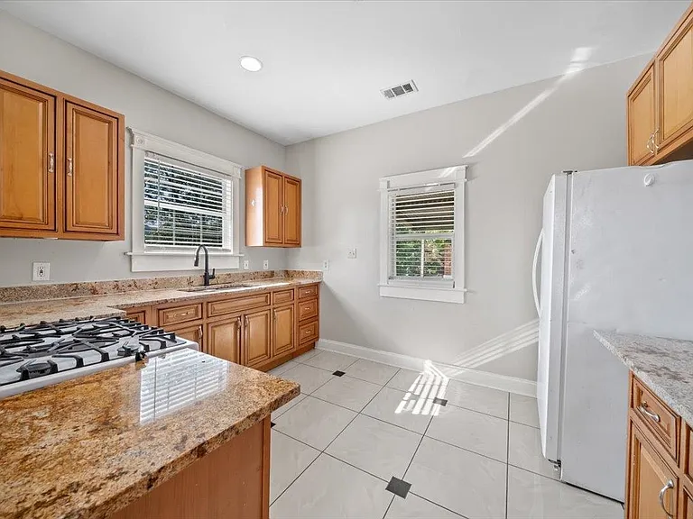 196 N McNeil St — Photo 13