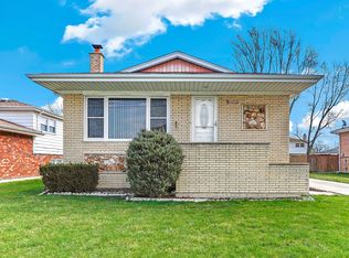 9329 Melvina Ave, Oak Lawn, IL 60453