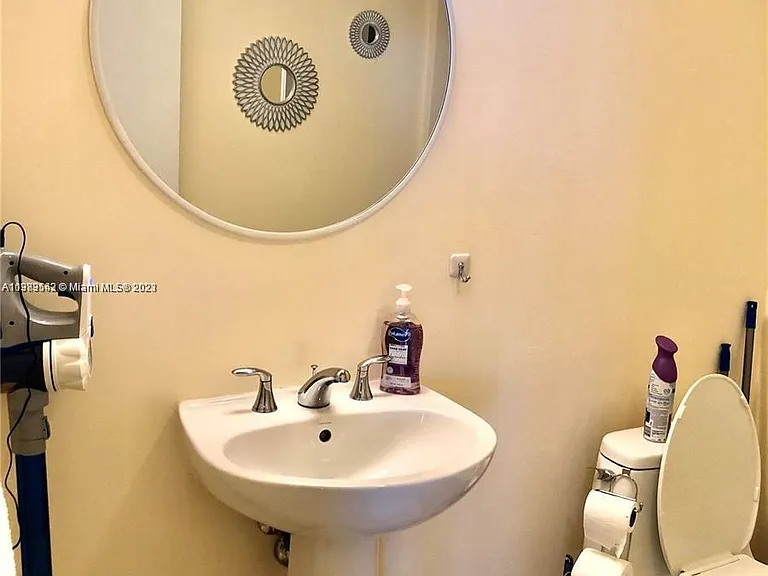 16699 Collins Ave #1705 — Photo 30