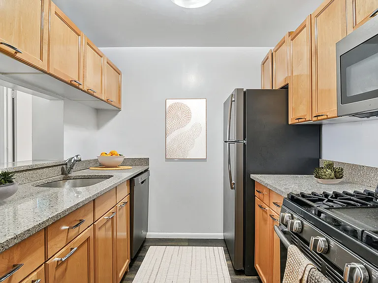 345 E 64th St #8E — Photo 5
