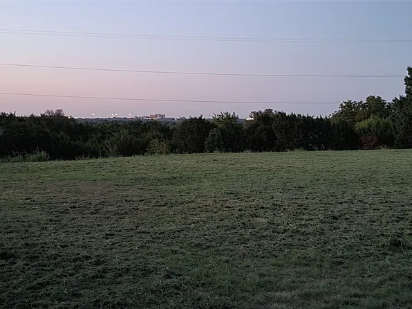 927 Emerald Dr, Desoto, TX 75115