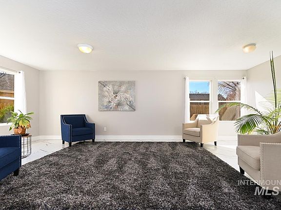 4th image of 3108 Cascadia St