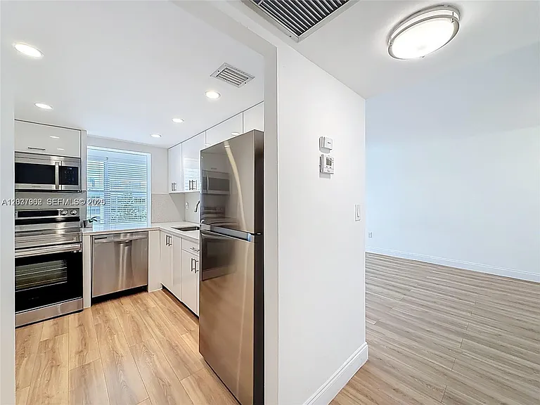 17560 Atlantic Blvd #501 — Photo 16