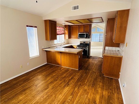 4th image of 39611 Kilkare Cir