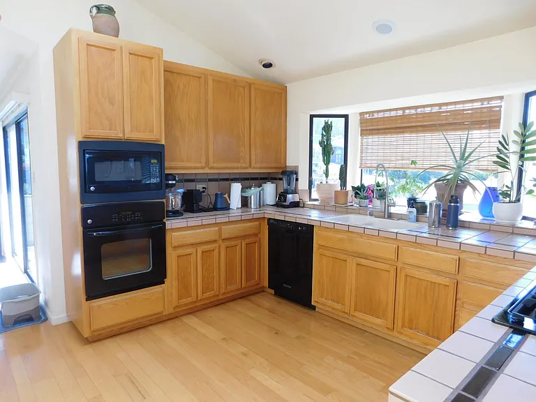 839 Avenue Balboa — Photo 3