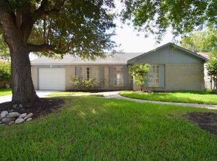2714 S Brompton Dr, Pearland, TX 77584
