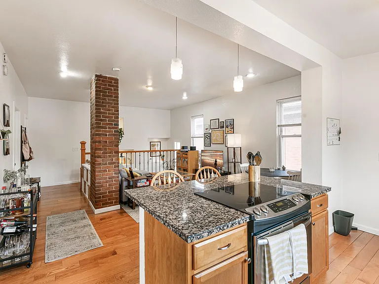 208 S Lincoln St #D — Photo 13