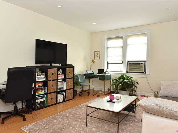 2nd image of 222 7th St APT 3E